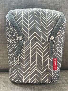 Skip Hop Gray Chevron Bottle Bag